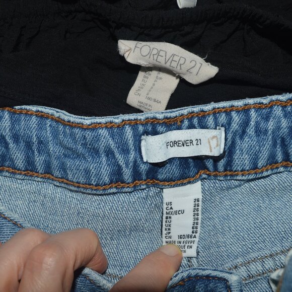 Forever 21 jeans and 2 shirts size small - Picture 4 of 6